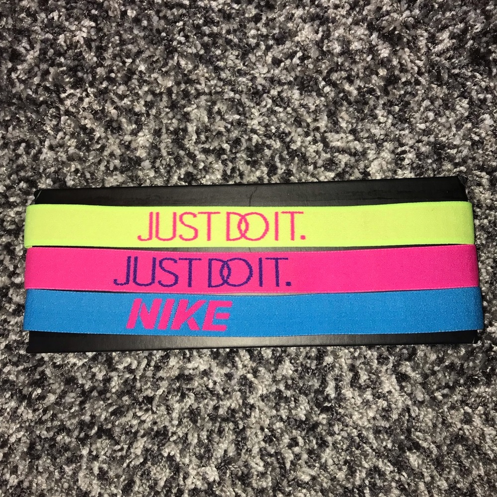 pack of 3 NIKE headbands!!